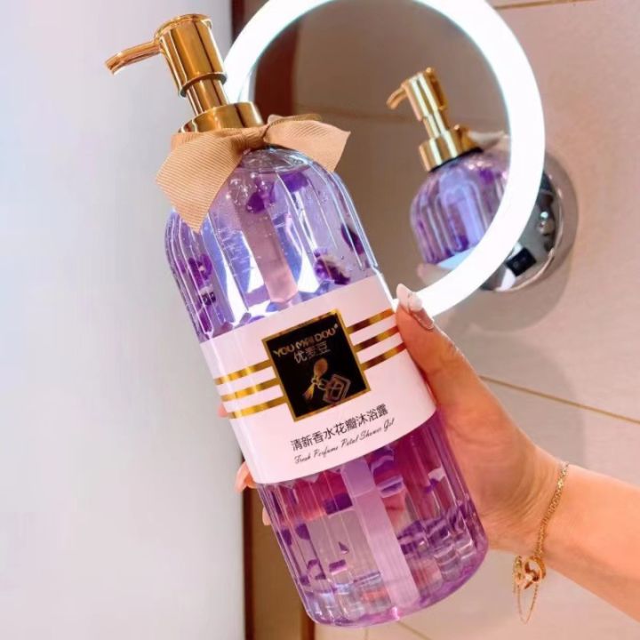 horec-ครีมอาบน้ำให้ผิวสัมผัสเบาสบาย-กลิ่นอ่อนหวาน-the-skin-collection-body-wash-700ml