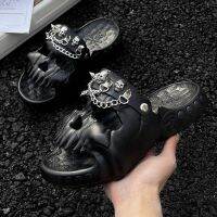 Men Slippers New Personalized Studded Chain Decoration Skull Design Summer Outdoor Novelty Slide Thick Sole Platform Men Sandal