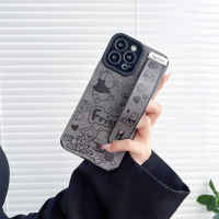 เคสไอโฟน14 Pro Max พร้อม IPhone11สายคล้องมือ12 13 Pro Max วินนี่สายรัดข้อมือเคสใส่โทรศัพท์ป้องกันการออกแบบกล้องทนต่อเหงื่อที่มือ