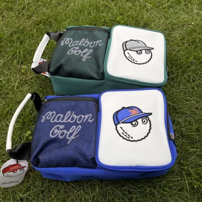 กระเป๋าถือกอล์ฟ MALBON Malbon น้ำหนักเบาแฟชั่นชาวประมงชายและหญิงที่มีแนวโน้มเหมือนกันอุปกรณ์กีฬา Golfq ผลิตภัณฑ์ใหม่