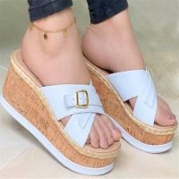 2022 New Fashion Buckle Platform Wedge Peep Toe Slippers Women Summer Shoes y High Heels Light Non-slip Slippers Size 35~43