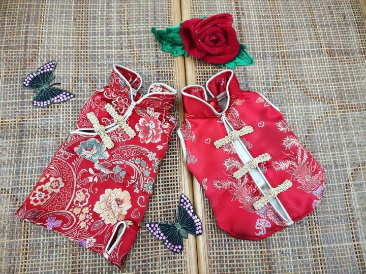 ชุดจีนผู้หญิง-ชุดกี่เพ้า-สำหรับน้องหมาน้องแมว-ชุดจีนลายดอกสีแดงทรงตรงผ่าข้าง-สำหรับสัตว์เลี้ยง-barkshop-girl-chinese-costume