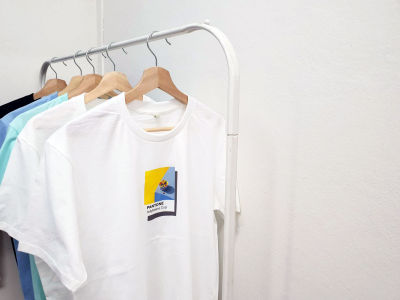 เสื้อยืดลาย Pantone White