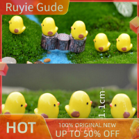 Ruyie 5pcs MINI YELLOW Chicken Micro Fairy Garden ตกแต่งขนาดเล็ก succults terriums ตุ๊กตาของเล่น DIY อุปกรณ์เสริม