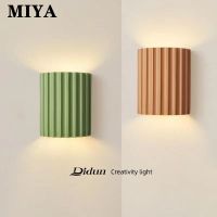 MIYA เชิงเทียนผนัง LED ที่ทันสมัยใหม่สีขาวเทาส้มเขียวสุดสร้างสรรค์ข้างเตียงนอนมีเอกลักษณ์แบบนอร์ดิกโคมไฟติดผนังห้องนั่งเล่นฉากหลังของร้านอาหารทางเข้าห้องโถงอ่านหนังสือไฟผนังตกแต่งบ้าน