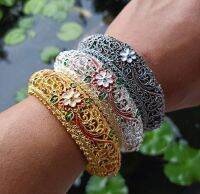 กำไลข้อมือล้านนา ดอกไม้ขาว เส้นรอบวง 16 ซม. สำหรับผู้หญิง เครื่องประดับไทย White Hat