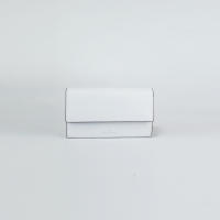 Haus of Mana กระเป๋ารุ่น Clutch on Strap สีขาว