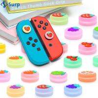 SURP สตรอเบอร์รี่ เรืองแสง คอนโทรลเลอร์สำหรับสวิตช์ สำหรับ Nintendo Switch ซองใส่ปุ่ม เกมแพด ฝาครอบป้องกัน เคส Thumbstick ฝาครอบจอยสติ๊ก ฝาครอบหัวแม่มือ