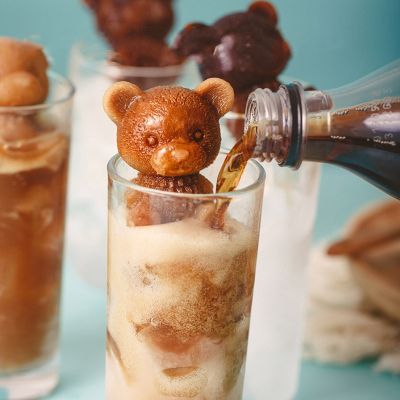 3D  Cartoon Bear Silicone Ice Cube Mold Quick-freezing and Easy To Demould Milk Tea Coffee Ice Cube Mold Kitchen Accessories Ice Maker Ice Cream Mould