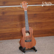 Ukulele Concert Chard UK-24-TA-F Họa Tiết Con Thỏ, Gỗ Mahogany Nguyên Tấm