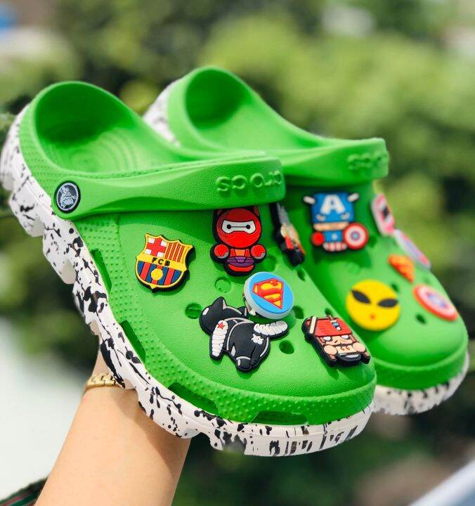 Dép sục Crocs duet xanh lá đế vẩy sơn nam và nữ , cá tính siêu nhẹ