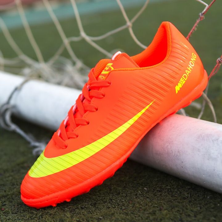 Hot Professional Men Kids Turf Indoor Soccer Shoes Cleats Original Superfly  Futsal Football Boots Sneakers Men Chaussure De Foot 