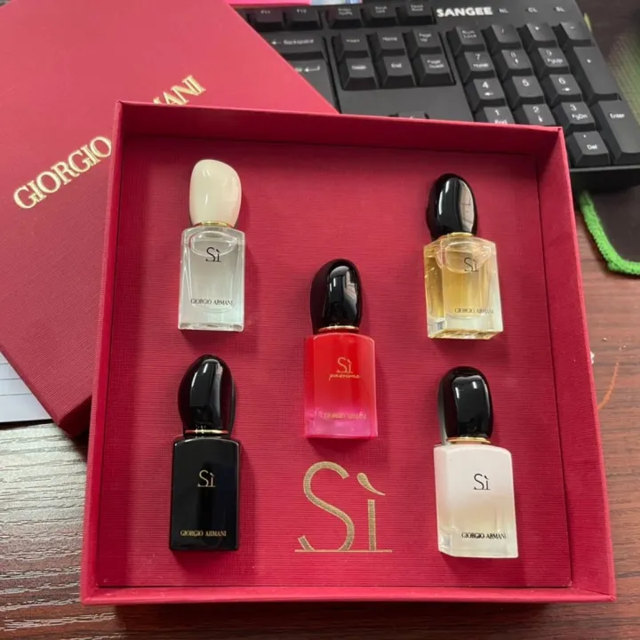 น้ำหอมGiorgio Armani Si Mini Gift Set ปริมาณ 7ml*5 จิออร์จิโออาร์มานี่ซิ  น้ำหอมแท้ น้ำหอมสำหรับผู้หญิง เซ็ตของขวัญ 