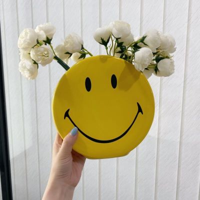แจกันหน้ายิ้มขนาด20ซม. ดอกไม้ศิลปะแจกันดอกไม้ดีไซน์แบรนด์สุดหรูตกแต่งแจกันไฮโดรโพนิกทรงกลมยิ้มสีเหลืองสุดสร้างสรรค์ Heyuan ในอนาคต