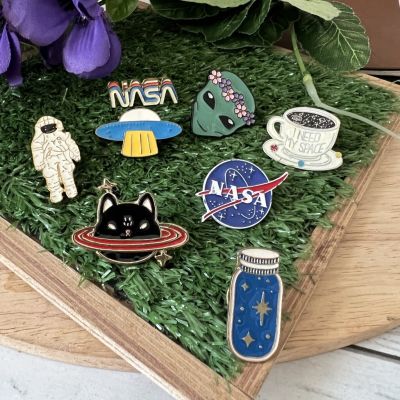 Clearance เข็มหมุด เข็มกลัด NASA อวกาศ ตกแต่ง กระเป๋า เสื้อผ้า หมวก Enamel Pin (เหลือไม่เยอะ หมดแล้วหมดเลย)