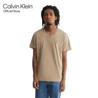 CALVIN KLEIN เสื้อยืดผู้ชาย ทรง Regular รุ่น J320987 A03 - สีเบจ