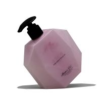 Octagon shape romantic 400ml plastic daily use personal packaging bottle and container pump for lady aromatpy shower gel