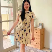 P010-219 PIMNADACLOSET - Sleeveless Crew Neck Button Down Tie Waist Bear Print Pleat Hem Mini Dress