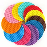 ผู้ถือหม้อซิลิโคน Trivets Mat อเนกประสงค์รอบผู้ถือหม้อ Trivets Jar Openers อาหารปลอดภัยทนความร้อนเป็นมิตรกับสิ่งแวดล้อม Mat