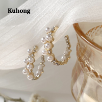 Kuhong Elegant ไข่มุกประดิษฐ์โลหะ Twist Hoop ต่างหูแฟชั่นเครื่องประดับปาร์ตี้หวานอุปกรณ์เสริมสำหรับ Woman