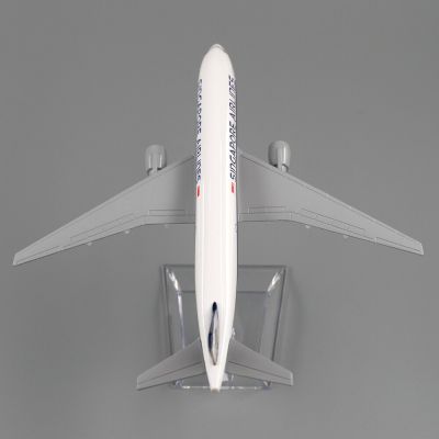 โบอิ้งโลหะผสม1/400 777สิงคโปร์สายการบินโมเดลเครื่องบินขนาดเล็ก16ซม. เครื่องบินของเล่น B777ของขวัญสำหรับการสะสมของตกแต่ง