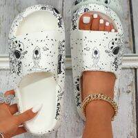 Slides Cartoon Alien Pattern Outdoor Beach Non-slip Woman Slippers Couple Sandals New Female Shoes 2022