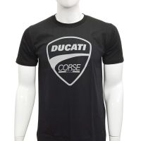 เสื้อยืดแขนสั้นคอกลมDUCATI T SHIRT เสื้อยืดดูคาติลิขสิทธิ์แท้ผ้าคอตตอน 100%  DCT52 034 สีดำCotton 100%  [S-5XL]