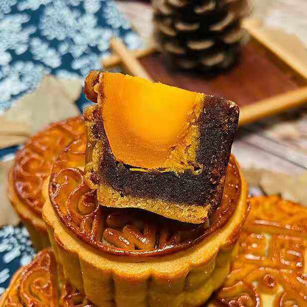 xbydzsw-500g-mooncake-cantonese-five-kernel-egg-yolk-bean-paste-chestnut-lotus-paste-fruit-flavor-mid-autumn-festival-independent-package-large-mooncake-500g