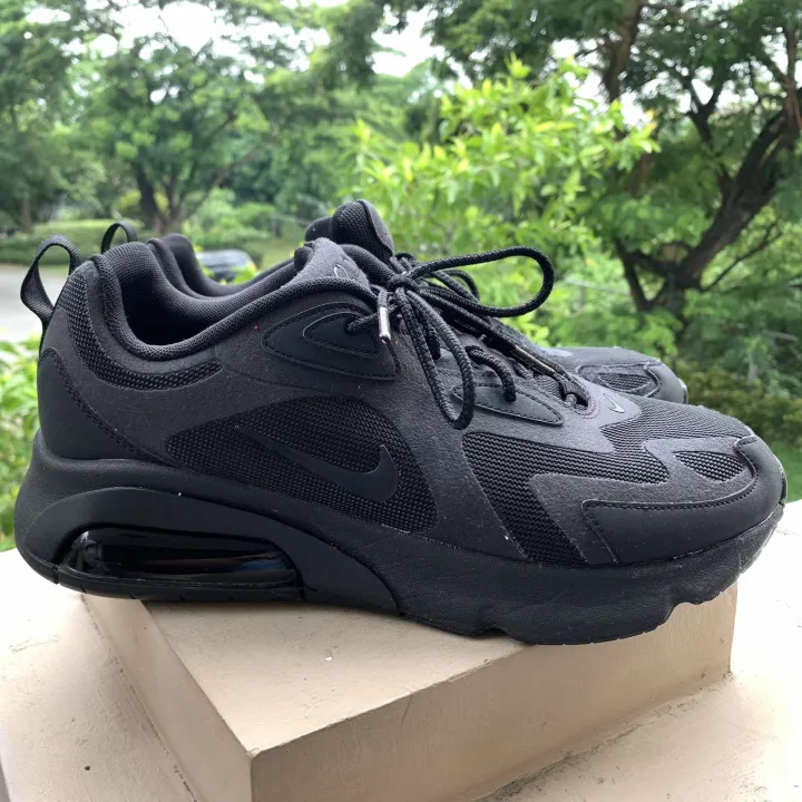 air 200 triple black