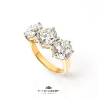 แหวนเพชร Three Stone Engagement Ring