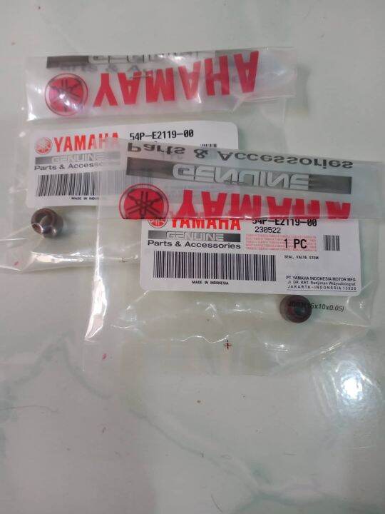 YAMAHA GENUINE VALVE SEAL FOR MIO I 125,M3,MIO SOUL I 125 ( PAIR/ 2 PCS