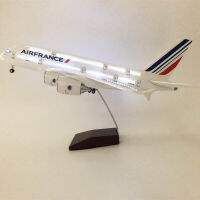 โมเดลเครื่องบิน AIR FRANCE  A380 ขนาด 47cm.  Scale 1:160  ทำด้วยเหล็กอัลลอย มีขาตั้งให้ มีไฟส่องสว่างในตัวเครื่องบิน ใช้ระบบสัมผัสหรือเสียง (Touch and Sound)