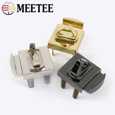：“{—— Meetee 2/4Pcs 24X24mm Bag Concealed Button Lock Clasp Metal Handbag Pushed Lock Snap Buckle Hook Replacement Closure Accessories