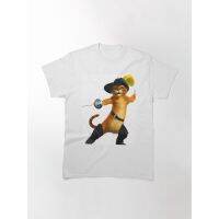 【New】Puss in Boots Classic T-Shirt เสื้อยืดผ้าฝ้ายพิมพ์ลายเรียบง่าย