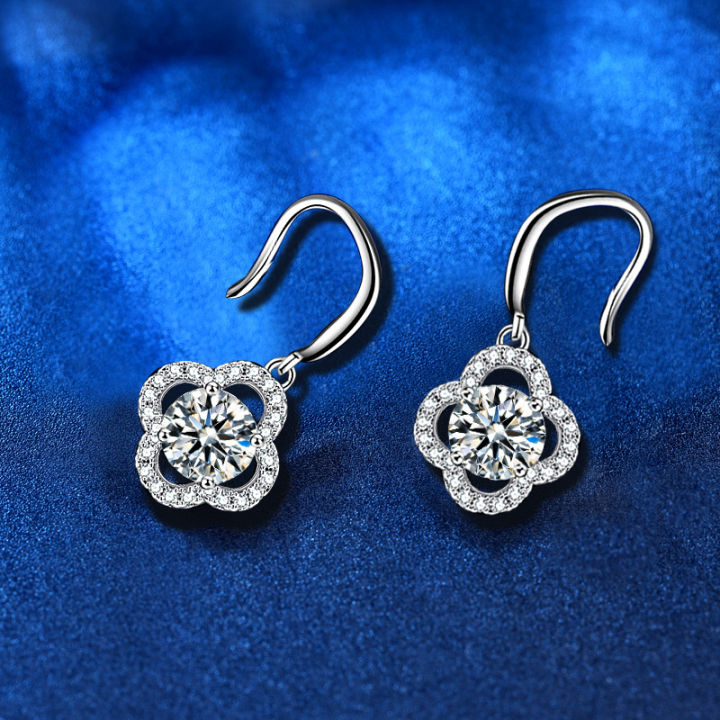 925-sterling-silver-moissanite-clover-earrings-european-and-american-beautiful-ear-hook-1-karat-eardrops-eardrop-frame-online-influencer-jewelry