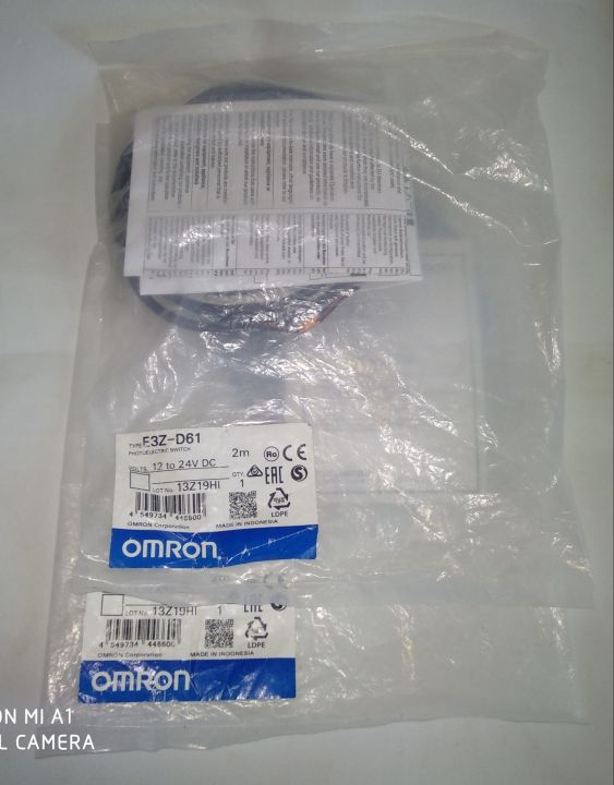 NEW Omron  Diffuse-reflective, Sensing distance  Sensor   E3Z-D61   เหลือจากงาน