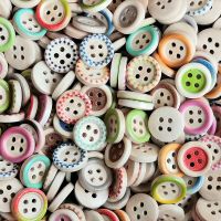 50PCs Wooden Sewing Buttons Scrapbooking Round Colorful Mixed 4 Holes 15mm Dia. Costura Botones Decorate bottoni botoes B20529 Haberdashery