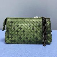 2023 New★ Sheepskin hand-woven womens clutch new product leather chain shoulder diagonal small bag wrist bag mobile phone bag