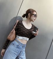 “ซีลีน crop top”เสื้อครอปแขนยาว รุ่นใหม่ทอลายแบรนด์ทั้งตัว ช่วงขอบเอวต่อ สั่งผลิตขึ้นแบบตามช็อปเลยคะ ทรงสวย ผ้านิตเนื้ออย่างดี