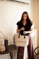 กระเป๋า  Longchamp Essential  Tote ใบใหญ่คอลเลคชั่นใหม่ฮิตสุดๆในเหล่าดาราเซเลป ด้วยดีไซน์ รุ่นหายาก