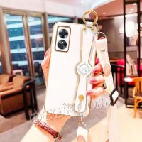 เคสสมาร์ทโฟนใหม่สำหรับ OPPOA38 OPPOA58 OPPOA78 OPPO A38 A58 A78 4G 2023มาพร้อมกับสายรัดข้อมือ + สายรัดเชือกคอ Softcase โทรศัพท์มือถือขอบตรงฝาหลังชุบ