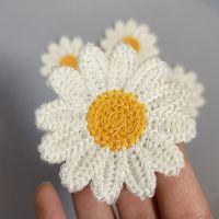 10Pcs White Daisy Flower Embroidered Patches Sew-on DIY Applique Clothing Badge Accessories Fashion Accessories