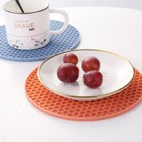 【CC】❡  2pcs Cup Drink Silicone Coaster Food Grade Material Placemat Non-slip Table Accessories Round