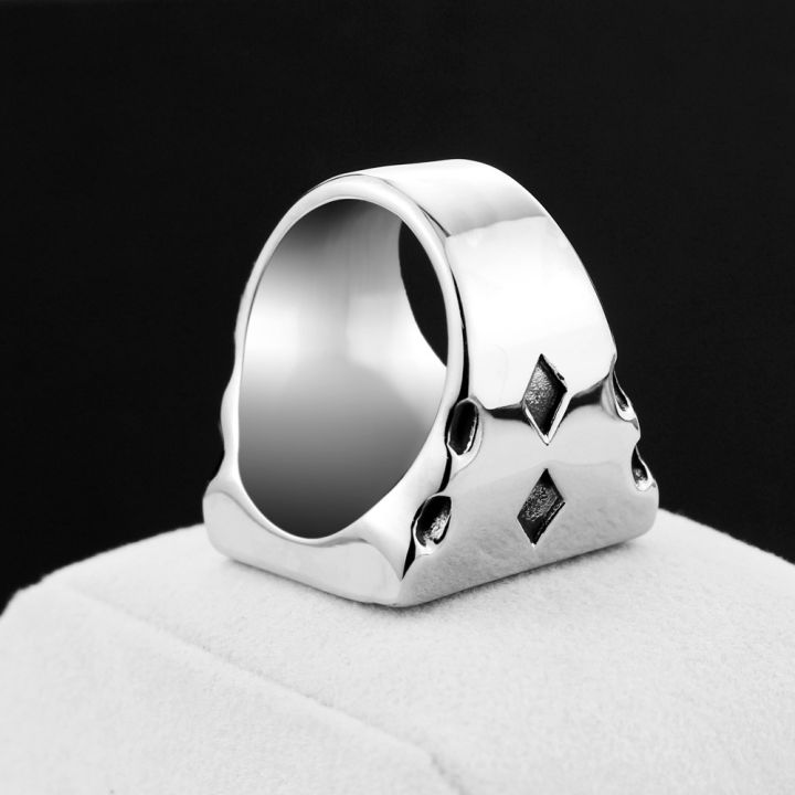เคียวเหล็กไทเทเนียมแหวนแห่งความตายไพ่แหวนเหล็กไทเทเนียมหล่อแหวนดีไซน์สวย