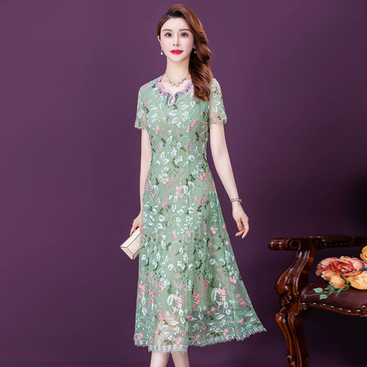 Xuyên thấu thống trị xu hướng đầm Couture Xuân Hè 2023