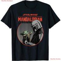 เสื้อยืดผู้ชาย เสื้อยืดแขนสั้น Star Wars The Mandalorian Mando And The Child Retro T-Shirt Mens Womens T-shirts