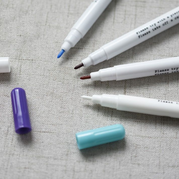 ปากกาเขียนผ้าลบได้-ขนาด-1-มม-ราคา-1-แท่ง-ปากกาเขียนผ้า-มี-4-สีให้เลือก-สีฟ้า-ม่วง-ชมพู-ขาว