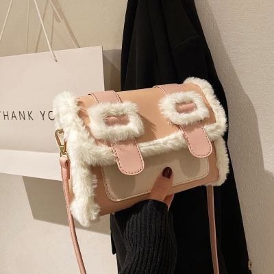 Fashion sense plush bags female autumn/winter 2021 new tide inclined bag fashionable western style one shoulder little bread