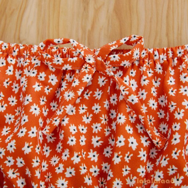เสื้อเปิดไหล่แขนสั้นลายดอกไม้สีส้ม-กางเกงยีนส์