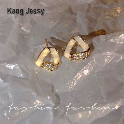 Kang Jessy ต่างหูเพชรทรงสามเหลี่ยมหรูหราน้ำหนักเบาสำหรับผู้หญิง S925 ต่างหูคุณภาพสูงอารมณ์เข็มเงินต่างหูสวยฮิตในเน็ตอินเทรนด์